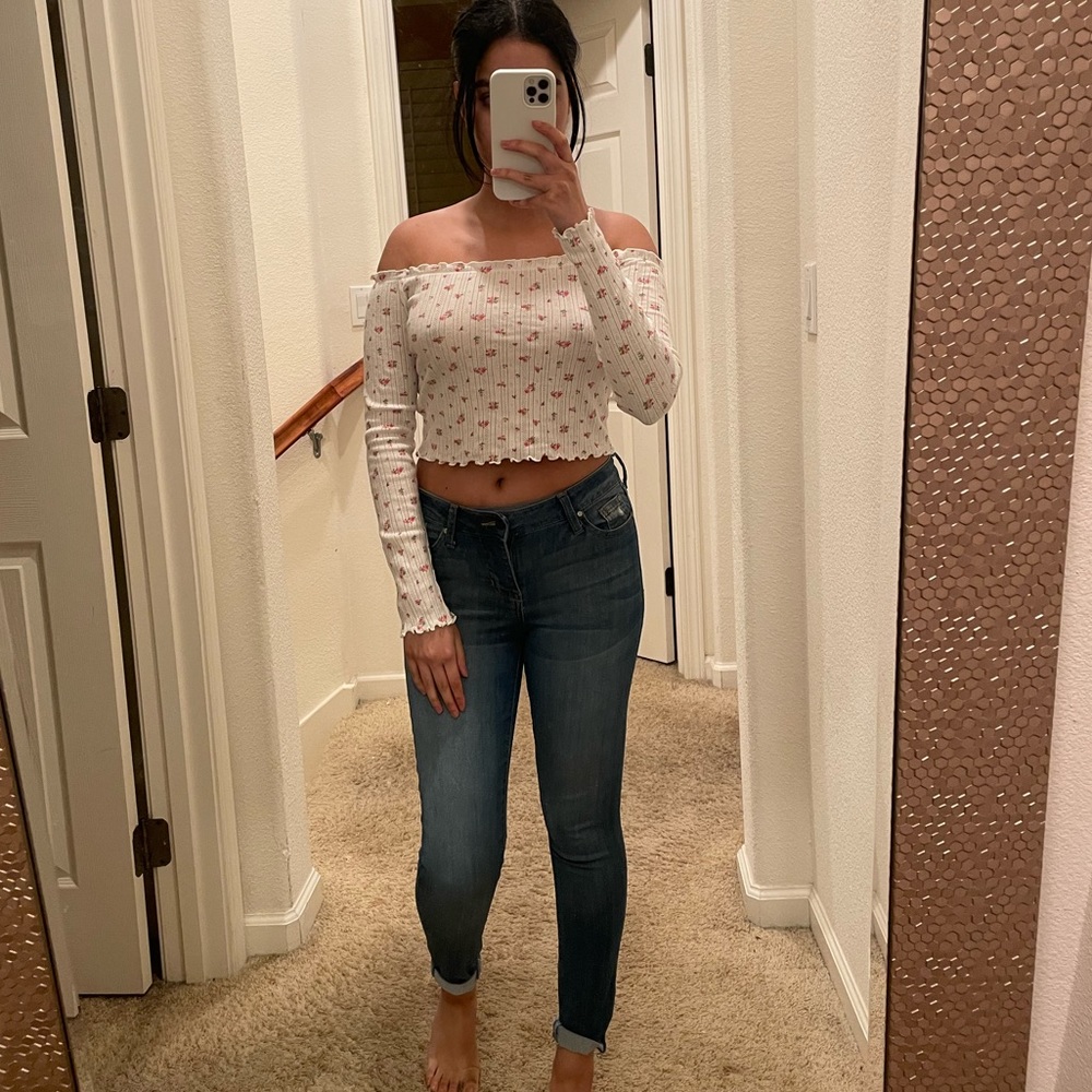 Cropped floral top